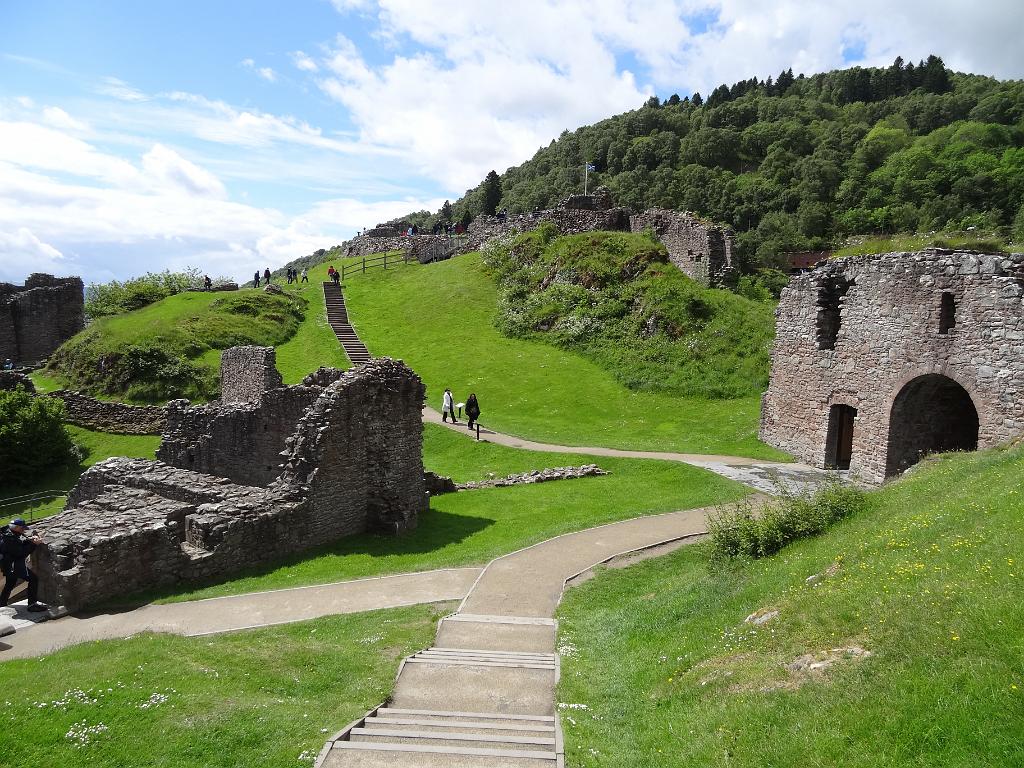 2014_06_Scotland_Day_05_Urquhart_EileanDonan_and_Plockton (29).JPG